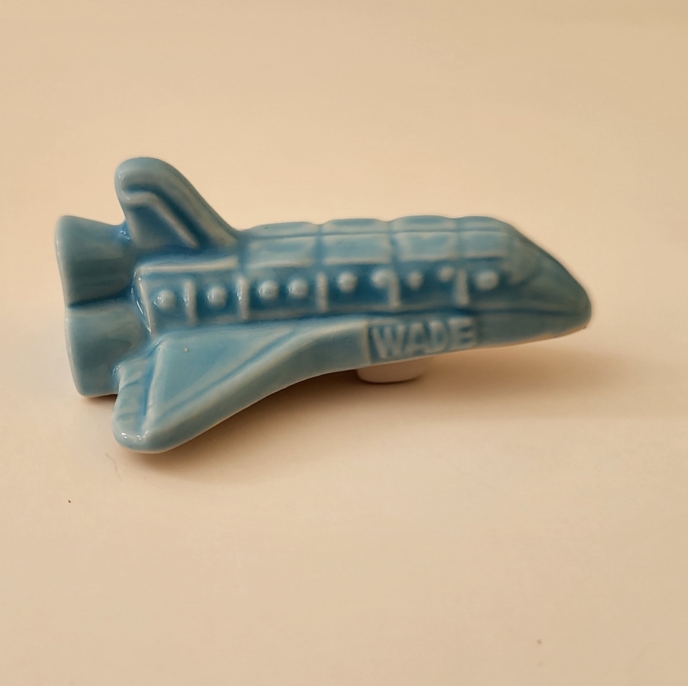 Wade Whimsies Red Rose Tea Miniature Porcelain Space Shuttle Figurine